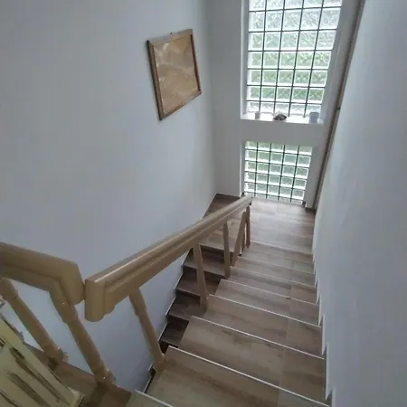 Appartement 202 *
